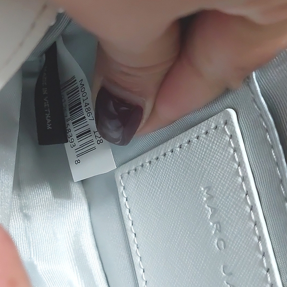 New❄️ALL WHITE🤍MARC JACOBS SNAPSHOT WINTER BAG MINIMALIST blogger camera bag - Picture 12 of 17